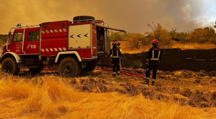 Móstoles vuelve a ser afectada por los incendios en la región: humo en suspensión, cielo rojo y olor a quemado