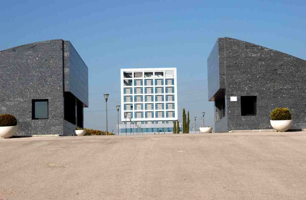 La Universidad Rey Juan Carlos publica las notas de corte de las carreras en Móstoles para este 2026