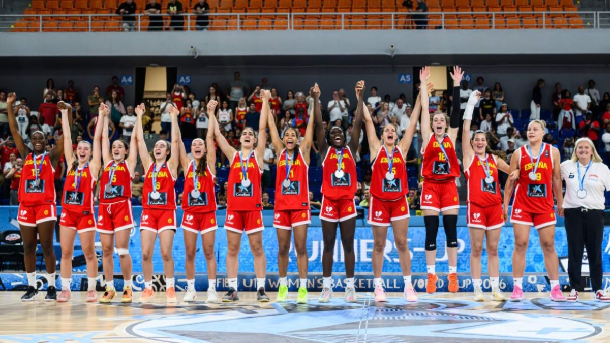 Elizabeth Abubakar, del CBC Móstoles, subcampeona del mundo sub-17 de baloncesto con España Elizabeth Abubakar, del CBC Móstoles, subcampeona del mundo sub-17 de baloncesto con España