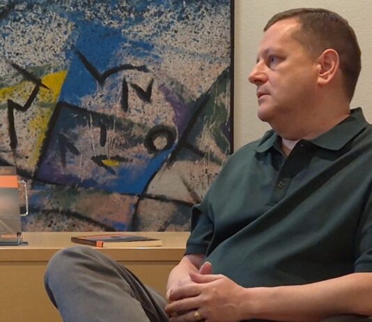 Eduardo Caballero: «Móstoles siempre ha estado presente en mis libros, es mi ciudad y una fuente de inspiración» Eduardo Caballero: «Móstoles siempre ha estado presente en mis libros, es mi ciudad y una fuente de inspiración»