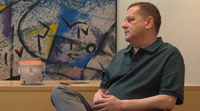 Eduardo Caballero: «Móstoles siempre ha estado presente en mis libros, es mi ciudad y una fuente de inspiración» Eduardo Caballero: «Móstoles siempre ha estado presente en mis libros, es mi ciudad y una fuente de inspiración»