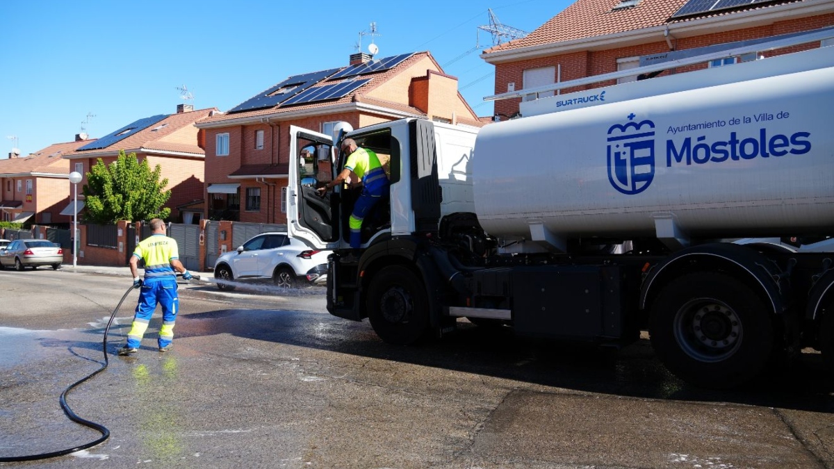 Aumento de 13,6 millones en inversión para limpieza viaria en Móstoles: habrá 400 nuevos contenedores Aumento de 13,6 millones en inversión para limpieza viaria en Móstoles: habrá 400 nuevos contenedores