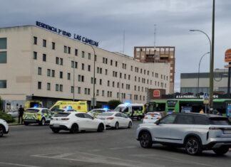 Amplio despliegue de emergencias tras un accidente de tráfico en la rotonda de El Soto en Móstoles