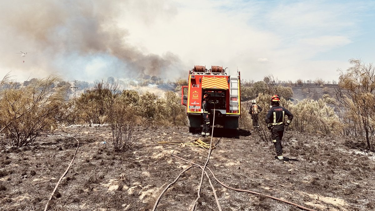 Móstoles mantiene la mirada puesta en la reconstrucción de las viviendas arrasadas por el incendio Móstoles mantiene la mirada puesta en la reconstrucción de las viviendas arrasadas por el incendio