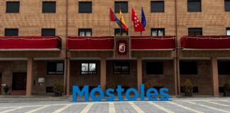 VOX carga contra el Ayuntamiento de Móstoles por las condiciones de trabajo de la Policía con suciedad y ratas