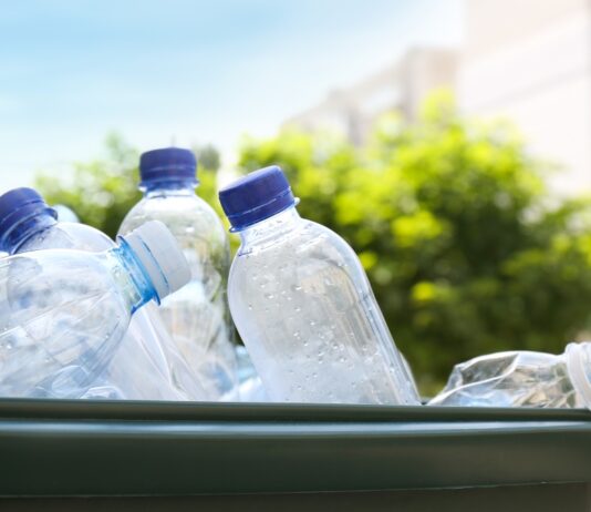 Cobro extra por latas y botellas en los bares de Móstoles: el Gobierno de España implanta un nuevo sistema de fianza Cobro extra por latas y botellas en los bares de Móstoles: el Gobierno implanta un nuevo sistema de fianza