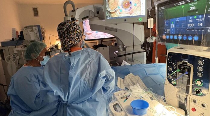 El Hospital de Móstoles estrena una de las plataformas más avanzadas del mundo en cirugía ocular El Hospital Universitario de Móstoles continúa innovando con los mayores avances en cirugía