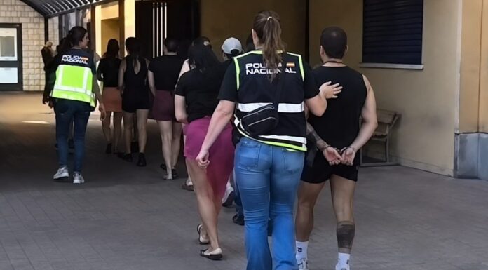 Desmantelada una casa-prostíbulo en Móstoles que explotaba a mujeres: hay 16 personas detenidas