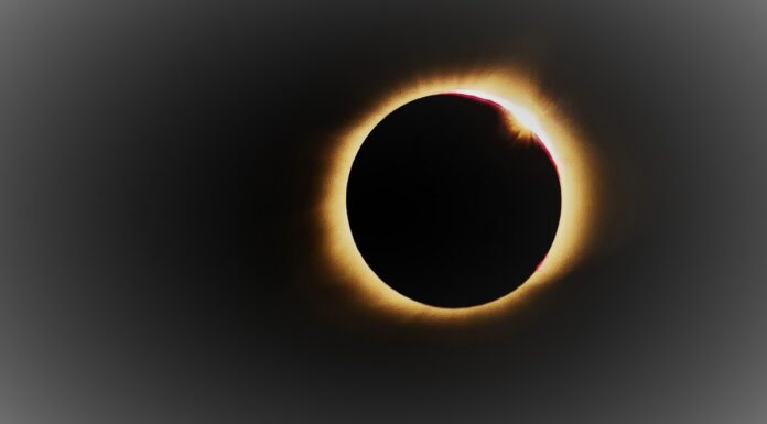 Así se verá el eclipse desde tu calle en Móstoles: la app gratuita con cámara y GPS para saber cómo será Así se verá el eclipse desde tu calle en Móstoles: la app gratuita con cámara y GPS para saber cómo será