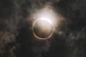 La AEMET activa el riesgo extremo de incendio el día del eclipse solar: Móstoles y toda la región, en alerta