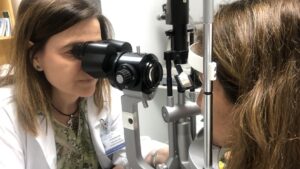 Alerta médica por el eclipse solar: el aviso del Hospital de Móstoles sobre el peligro para los ojos