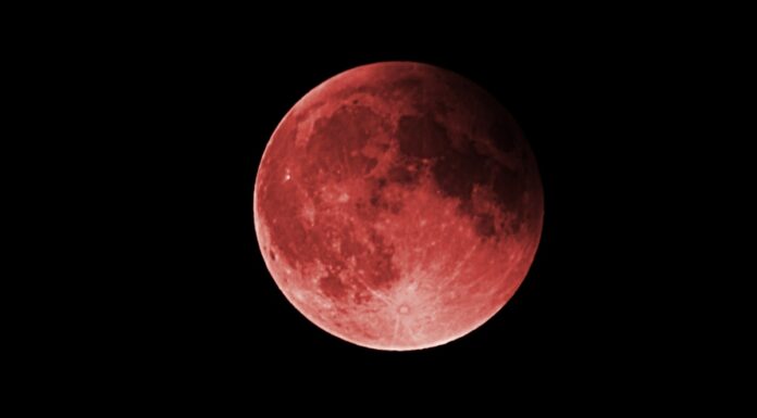 Móstoles se prepara para un nuevo eclipse este mes de agosto: la luna se teñirá de rojo