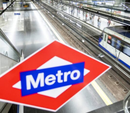 Interrumpida la circulación en el Metrosur entre Móstoles y Fuenlabrada durante una hora por una incidencia Interrumpida la circulación en el Metrosur entre Móstoles y Fuenlabrada durante una hora por una incidencia