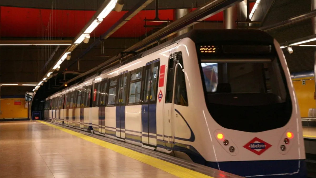 Nuevo corte en la Línea 6 de Metro que podría afectar a los vecinos de Móstoles: 12 estaciones afectadas Nuevo corte en la Línea 6 de Metro que podría afectar a los vecinos de Móstoles: 12 estaciones afectadas