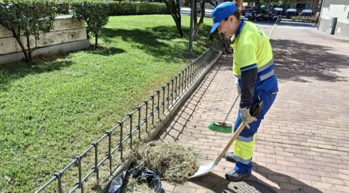 Móstoles refuerza la limpieza y el cuidado de sus parques y zonas verdes Móstoles refuerza la limpieza y el cuidado de sus parques y zonas verdes
