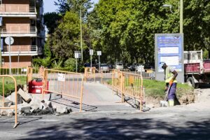 Obras de mejora en el Paseo de Goya de Móstoles: más acera peatonal y dos nuevas plazas de aparcamiento