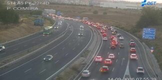 Un accidente en la A-5 obliga a cortar el carril izquierdo a la altura de Parque Coimbra en Móstoles