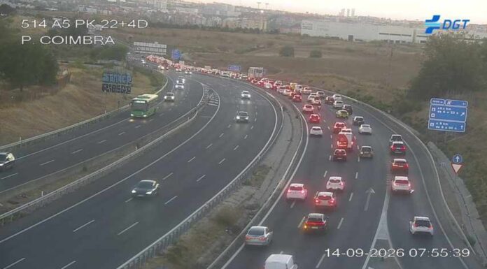 Un accidente en la A-5 obliga a cortar el carril izquierdo a la altura de Parque Coimbra en Móstoles