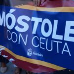 Cerca de 7.500 personas llenan la Plaza de España de Móstoles para mostrar su apoyo a Ceuta