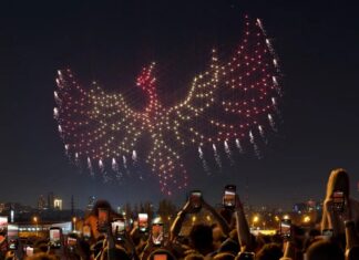 El cielo se iluminará a solo unos minutos de Móstoles con un espectáculo de drones este sábado