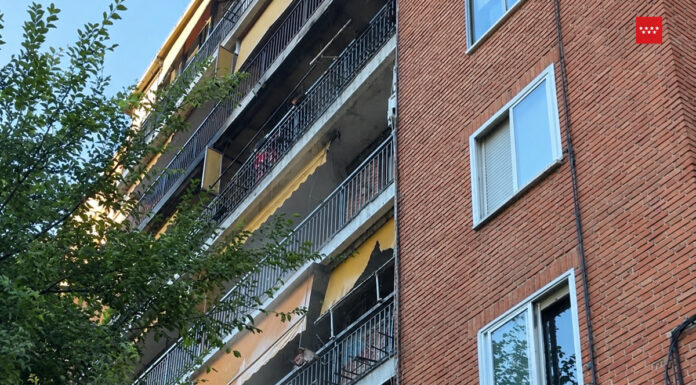 Un incendio en una vivienda de Móstoles deja un matrimonio de 89 y 85 años trasladado al hospital Un incendio en una vivienda de Móstoles deja un matrimonio de 89 y 85 años trasladado al hospital