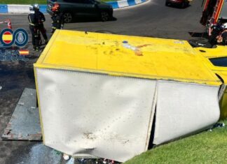 Detenido un individuo en Móstoles tras volcar en una rotonda el camión de reparto que acababa de robar