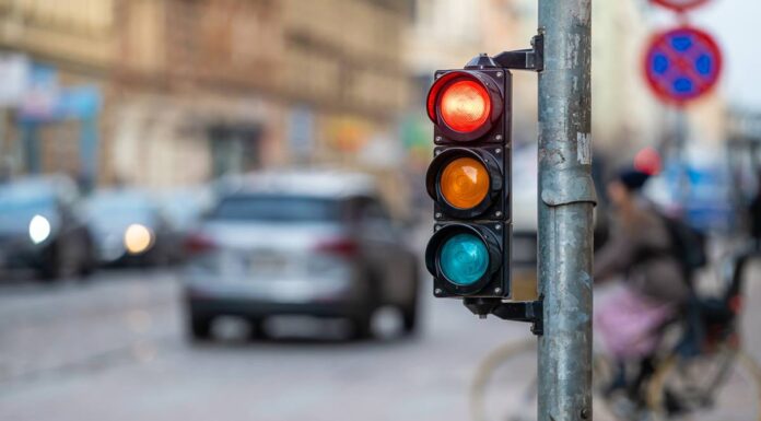 Nueva normativa para los semáforos: esto tienen que saber los conductores de Móstoles