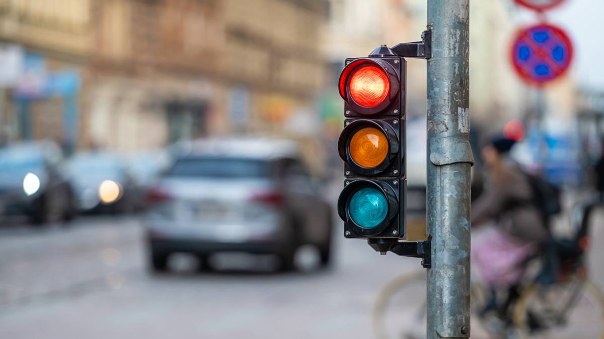 Nueva normativa para los semáforos: esto tienen que saber los conductores de Móstoles Nueva normativa para los semáforos: esto tienen que saber los conductores de Móstoles