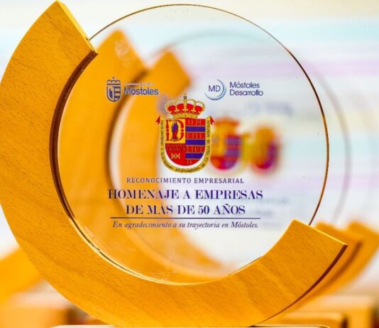 Homenaje al comercio de Móstoles: los 24 negocios premiados por más de 50 años de actividad Homenaje al comercio de Móstoles: los 24 negocios premiados por más de 50 años de actividad