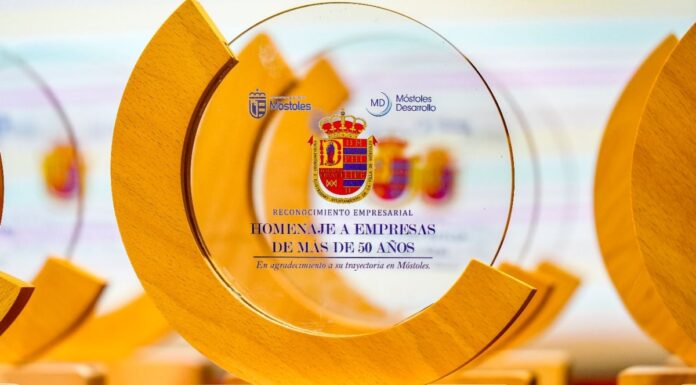 Homenaje al comercio de Móstoles: los 24 negocios premiados por más de 50 años de actividad