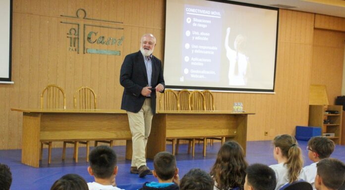 Educar en la era digital: el reto de los colegios ante las nuevas tecnologías Educar en la era digital: el reto de los colegios ante las nuevas tecnologías
