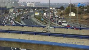 Un accidente en la A-5 provoca fuertes retenciones a la altura de Móstoles: hasta 11 kilómetros de atasco