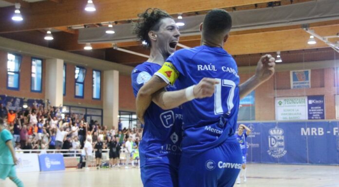 El FS Móstoles lidera la Segunda División en solitario: así ha sido el fin de semana de los clubes mostoleños El FS Móstoles lidera la Segunda División en solitario: así ha sido el fin de semana de los clubes mostoleños