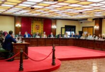 Aprobadas las Ordenanzas Fiscales de 2027 en Móstoles: la tasa de basuras subirá 7 euros y el IBI baja